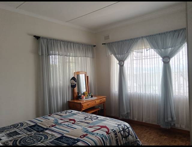 4 BEDROOM HOUSE FOR SALE IN WOODLANDS